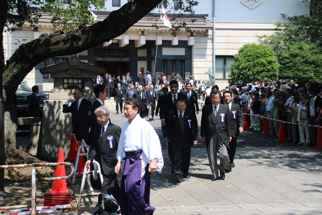 日本首相石破茂与靖国神社大祭，历史交汇下的现实选择