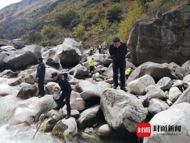 四川康定车辆坠河事件，变化中的自信与成就感背后的力量，6人失联牵动人心