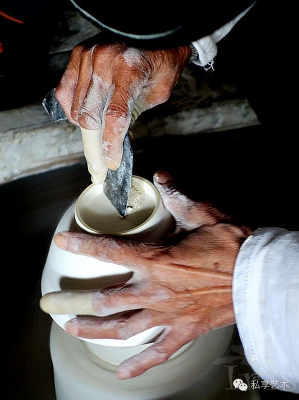 一捧瓷土，匠心独具传承文化