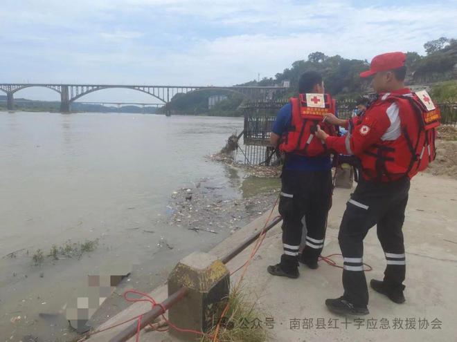 成都简阳发现浮尸事件，警方通报及事件回顾